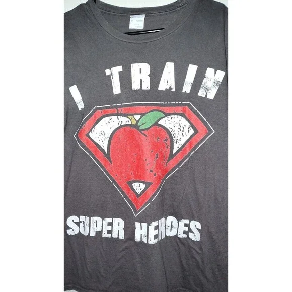 I Train Super Heroes Men's Size Large T-Shirt Coach Fitness Fast Shipping Teach - Picture 5 of 16